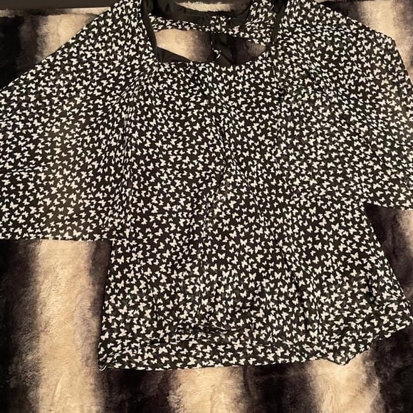Flowy Black And White Butterfly Shirt - Picture 1 of 2